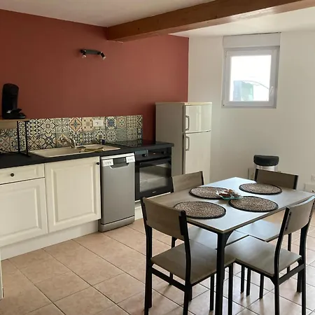 Maison Ideale Pour 2 Personnes, Garage Clos Et Wifi Holiday home *