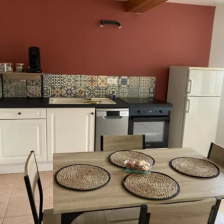 Holiday home Maison Ideale Pour 2 Personnes, Garage Clos Et Wifi *