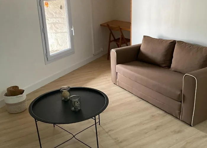 Maison Idéale Pour 2 Personnes, Garage Clos Et Wifi Hébergement de vacances