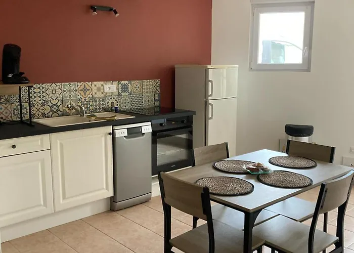 Maison Idéale Pour 2 Personnes, Garage Clos Et Wifi Hébergement de vacances *